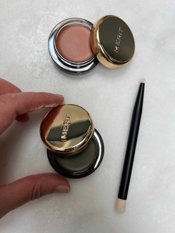 Merit solo shadow colors