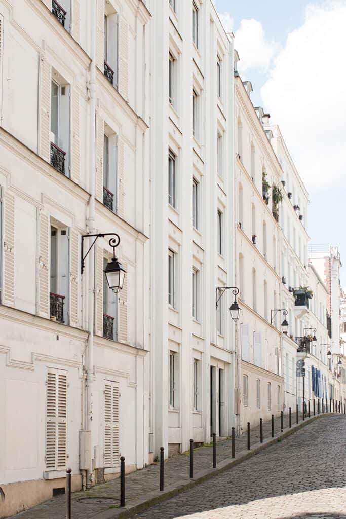 Montmartre Guide to Paris