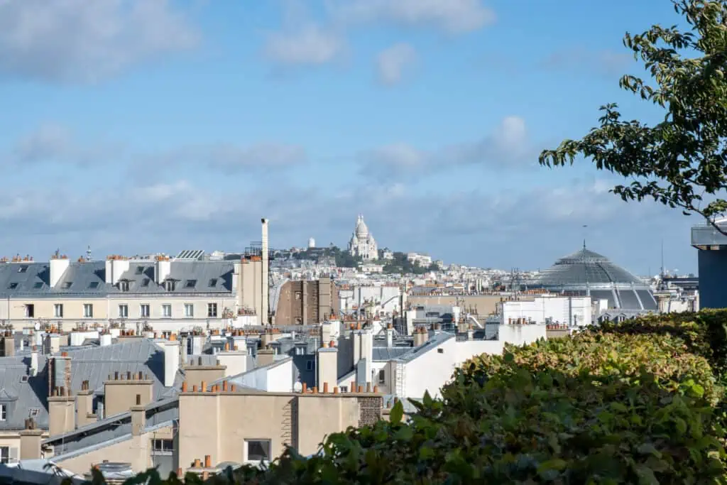 le tout Paris cocktail bar and rooftop