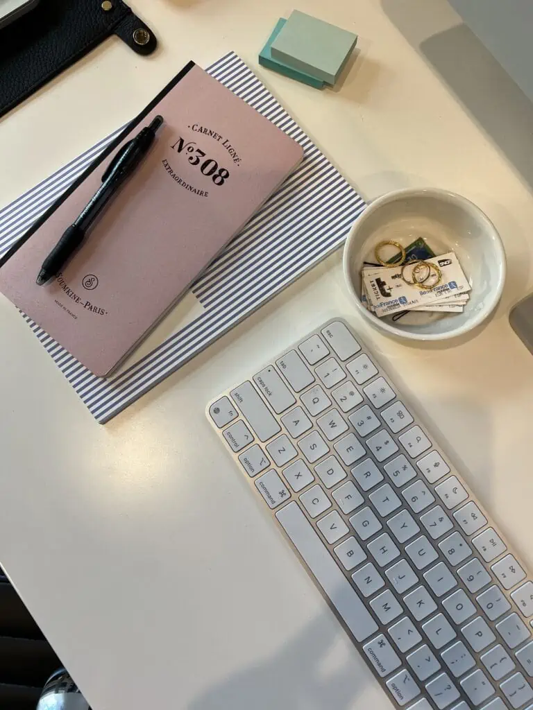 EDP desk set up Frenchify