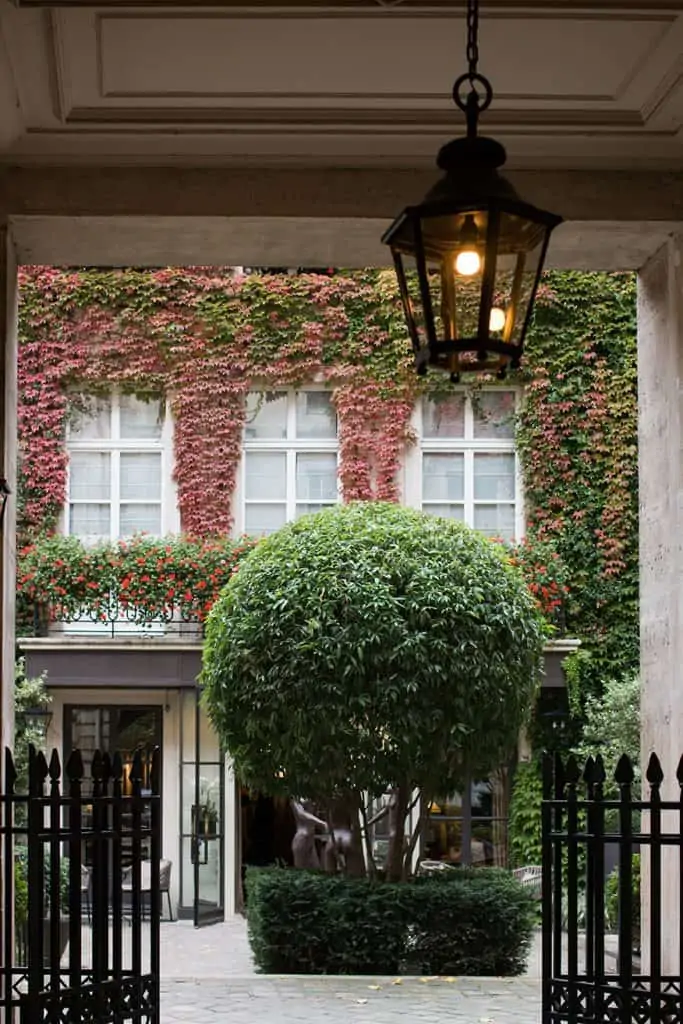 Pavillon de la Reine boutique hotel Paris