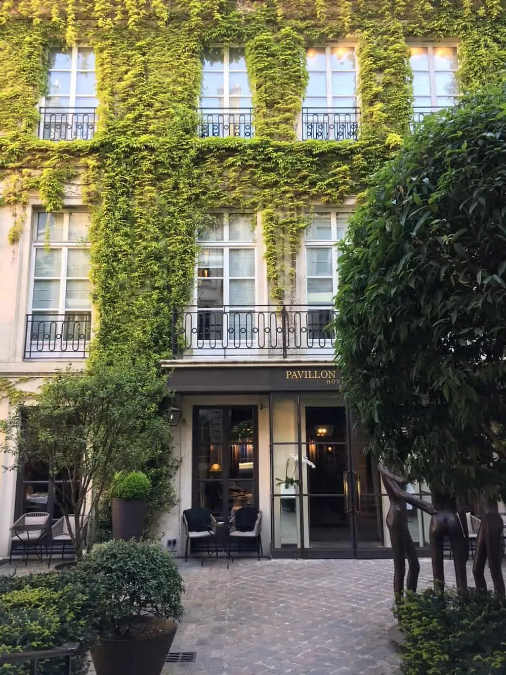 pavillon de la reine paris france