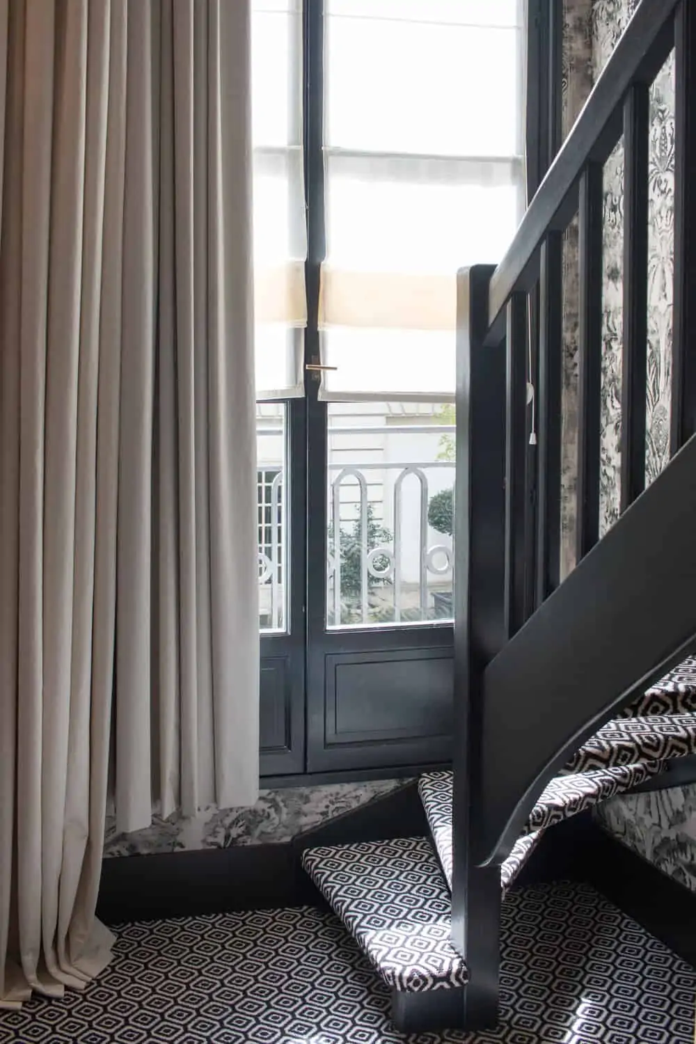 pavillon de la reine paris france