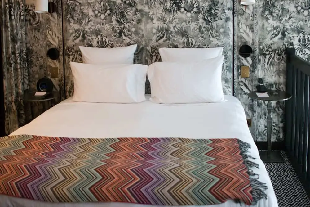 pavillon de la reine paris france marais hotel