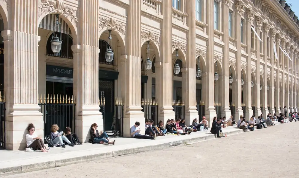 where to picnic in Paris Palais Royal