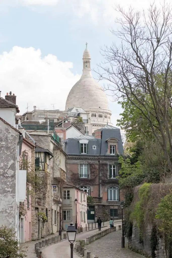 First time guide to Paris explore Montmartre