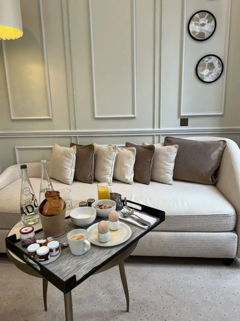 Breakfast at Boutique Hotel Le Narcisse Blanc Paris