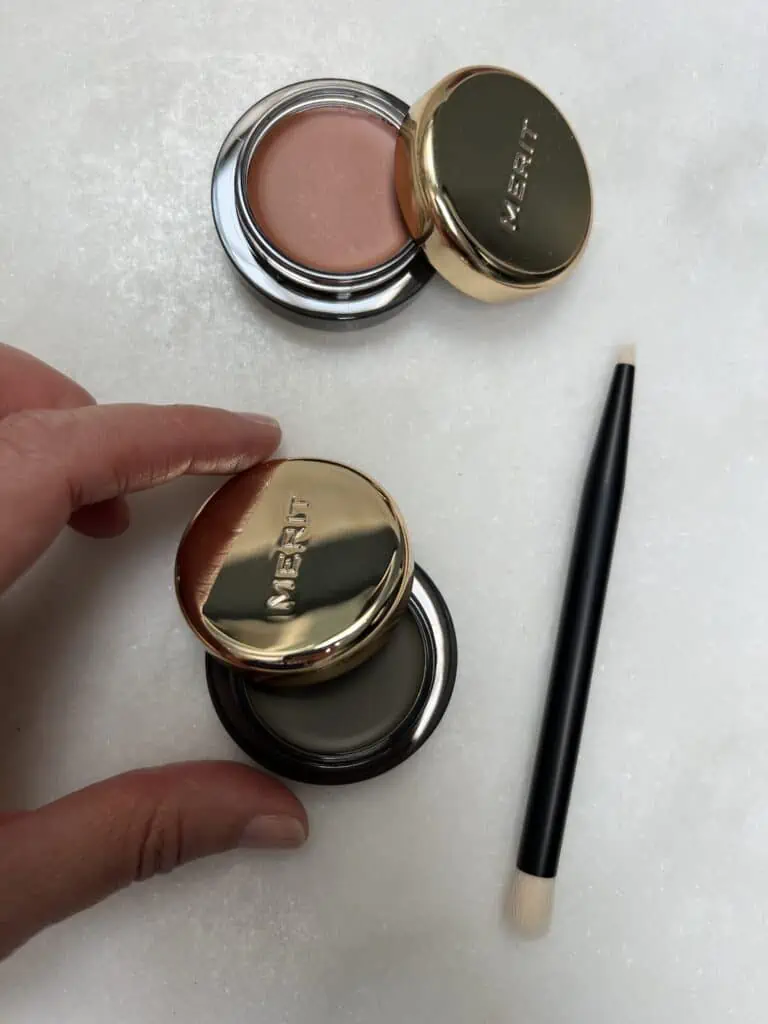 Merit beauty solo shadow