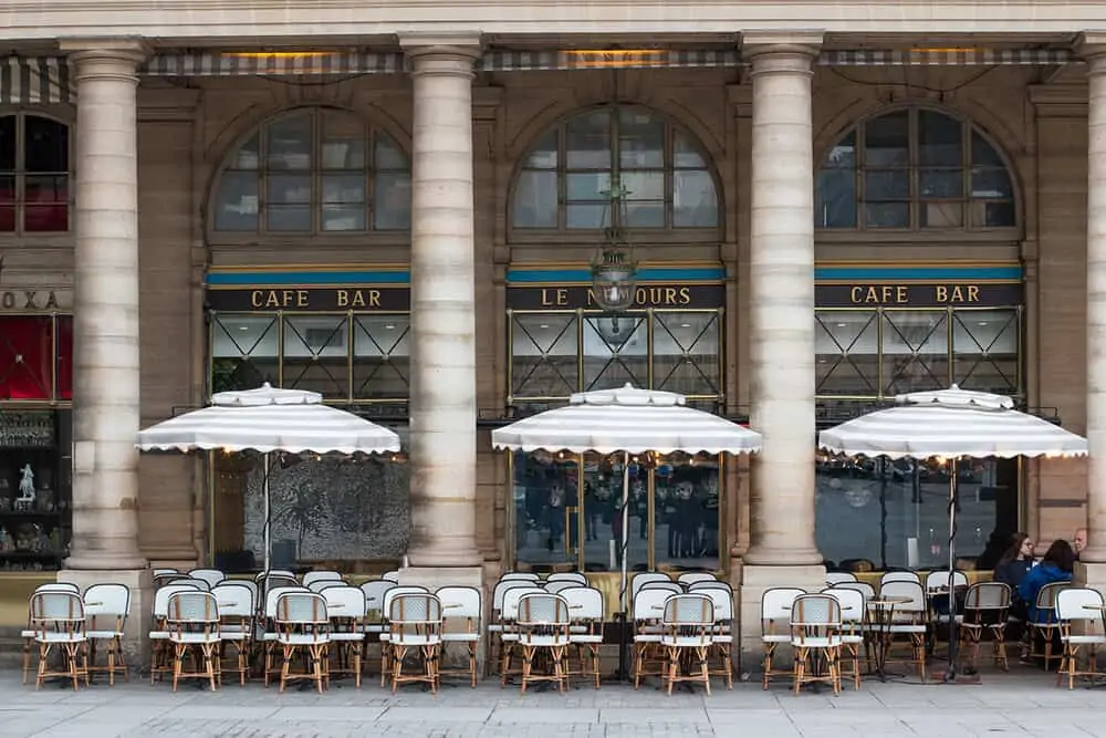 Essential Café Etiquette for Paris
