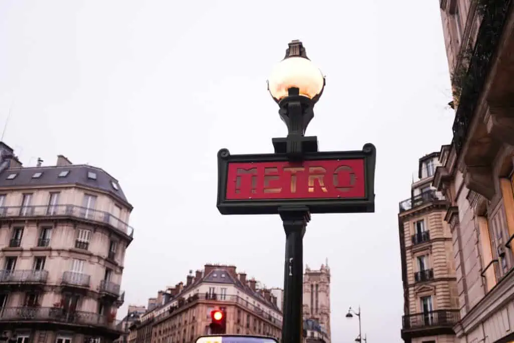 best ways to get around Paris